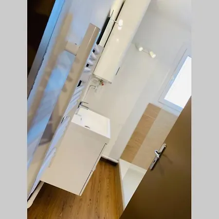 Saphir Studio Apartment Manosque